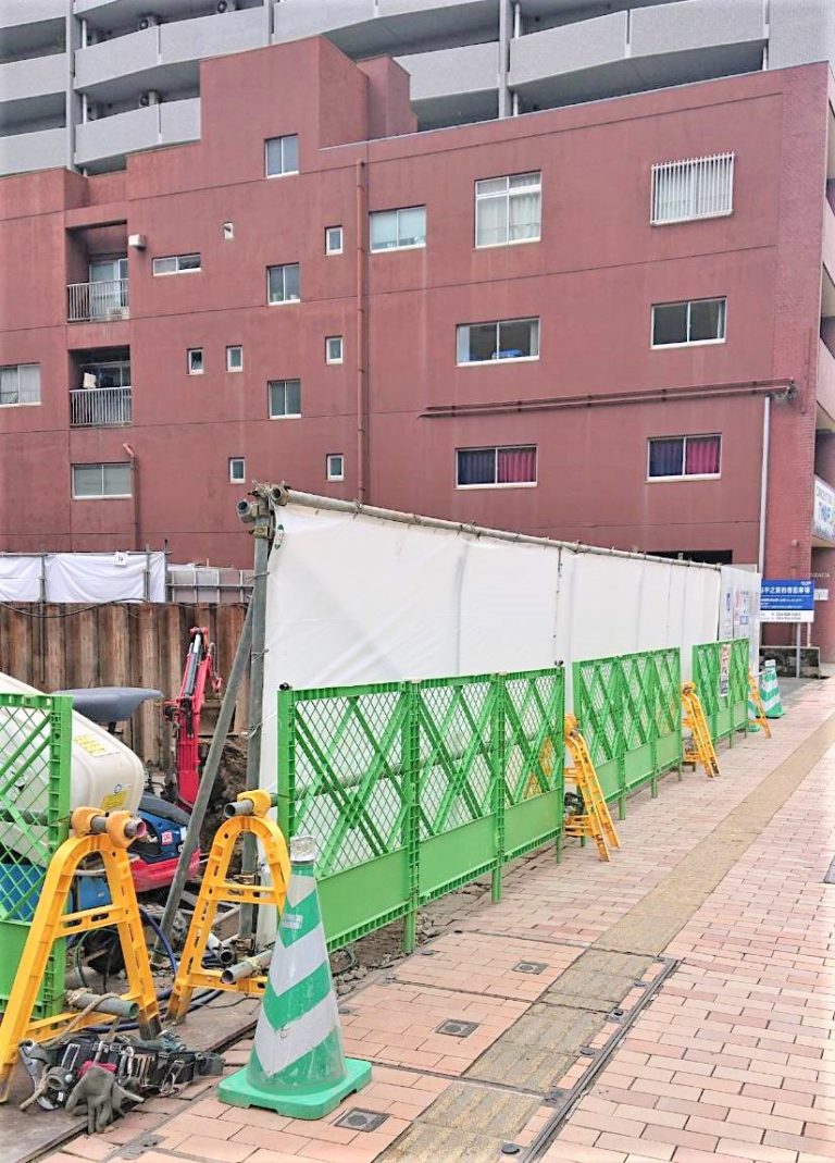 建設現場の仮囲い – 鷲建株式会社